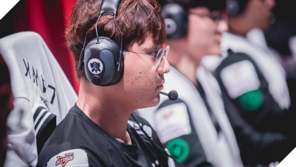 Cư dân mạng Hàn tán thưởng Huni sau màn backdoor thần thánh trước C9! 2