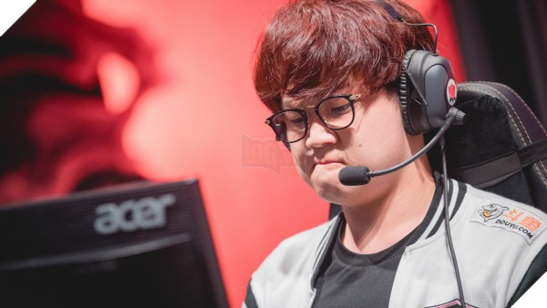 Cư dân mạng Hàn tán thưởng Huni sau màn backdoor thần thánh trước C9! 6