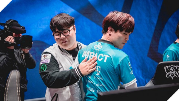 Cư dân mạng Hàn tán thưởng Huni sau màn backdoor thần thánh trước C9! 9