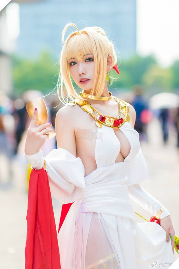 Cùng ngắm cosplay nàng Saber cực nóng bỏng và gợi cảm