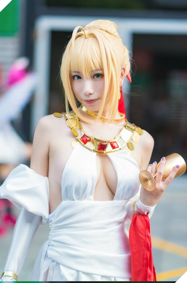 Cùng ngắm cosplay nàng Saber cực nóng bỏng và gợi cảm