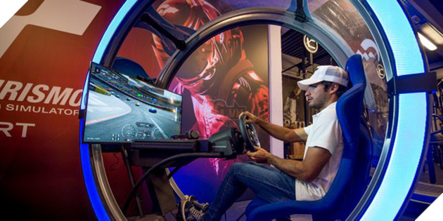 Thay vì học lái xe ngoài đời thật, cảnh sát Anh nay được học lái xe thông qua việc chơi game