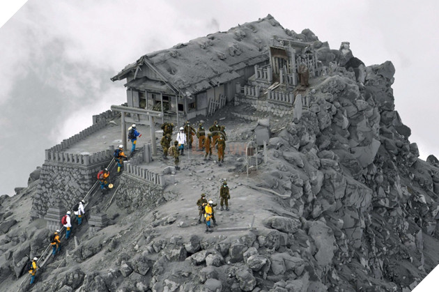 Tuyển tập những tác phẩm khiến bạn đau não không hiểu có phải Photoshop hay không - Ảnh 16.