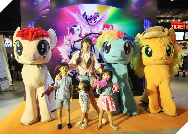 Gia đình Minh Hà tiếp tục góp mặt tại sự kiện