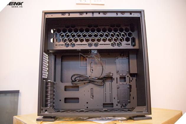 Đánh giá case máy tính In Win 305: Thêm 1 mặt kính cường lực, cứng cáp hơn, thiết kế vẫn giống 303