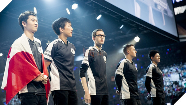 Mùa giải 2018 tới, lương của tuyển thủ LCS Bắc Mỹ tăng lên tối thiểu 10 tỷ đồng/năm kể cả tân binh