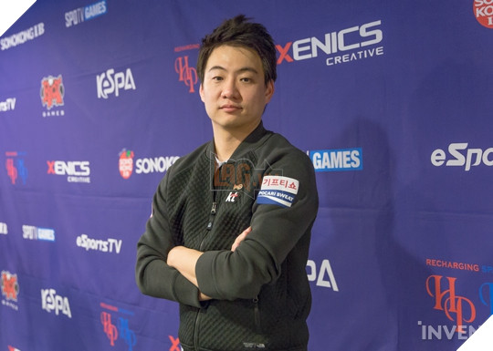 Trong khi SKT T1 và Samsung đang tung hoành ở CKTG, HLV KT Rolster bất ngờ từ chức