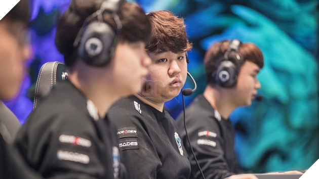 LMHT: Longzhu Gaming từng phải train ở quán net trước CKTG, không có tiền để bật điều hòa mùa hè