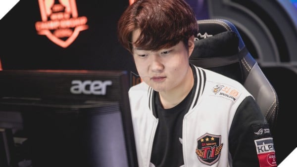 Netizen Hàn tôn sùng Faker sau chiến thắng của SKT trước Misfits 4