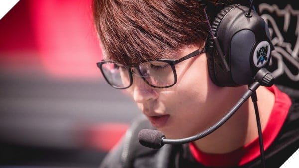 Netizen Hàn tôn sùng Faker sau chiến thắng của SKT trước Misfits 16
