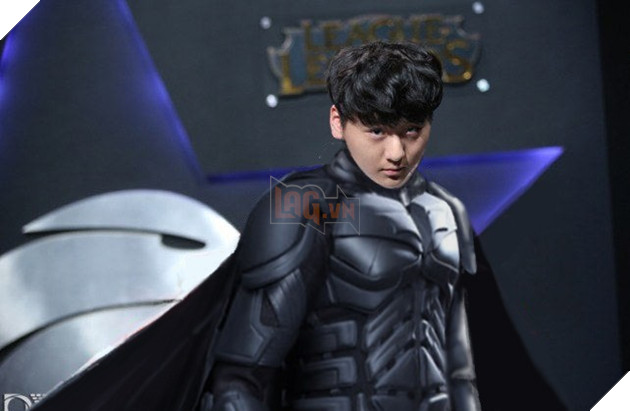 Netizen Hàn tôn sùng Faker sau chiến thắng của SKT trước Misfits 36