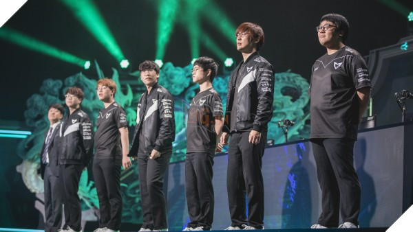  CKTG 2017 WE Xiye: “Chúng tôi tin chắc rằng mình sẽ có thể đánh bại được Samsung Galaxy” 3