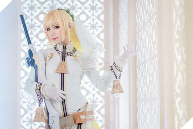 Cosplay nàng Saber tuyệt đẹp khiến fan Anime không khỏi ngây ngất