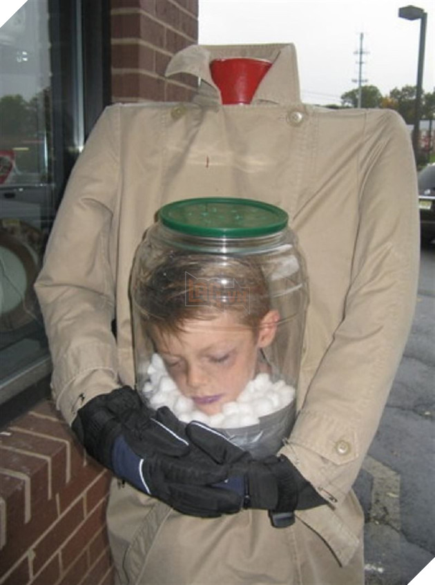 15 thảm họa cosplay đừng mặc ra đường vào đêm Halloween kẻo nhận đủ gạch xây nhà - Ảnh 11.