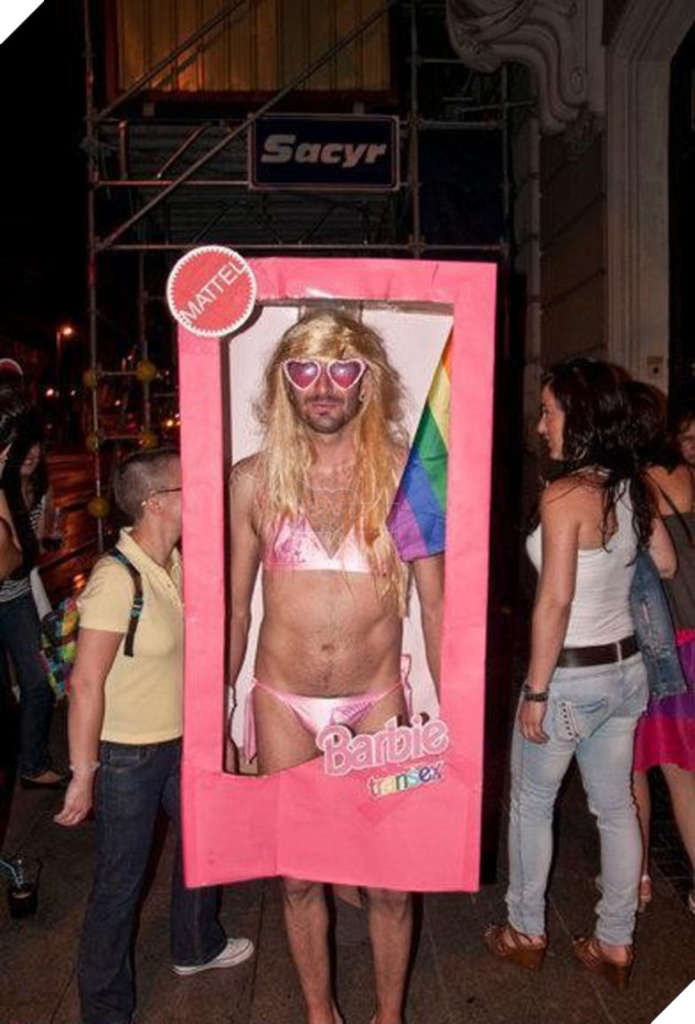 15 thảm họa cosplay đừng mặc ra đường vào đêm Halloween kẻo nhận đủ gạch xây nhà - Ảnh 19.