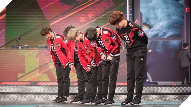 Cộng đồng LMHT thế giới cho rằng SKT T1 lừa RNG với con bài Peanut khi đã "giả ngu" cả mùa giải