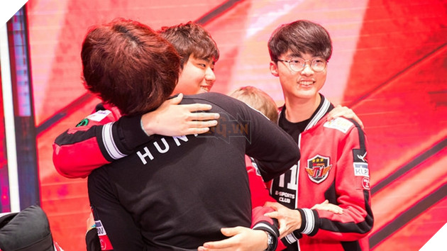 Cộng đồng LMHT thế giới cho rằng SKT T1 lừa RNG với con bài Peanut khi đã "giả ngu" cả mùa giải