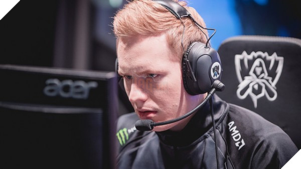 23660525118_8186baee6c_z