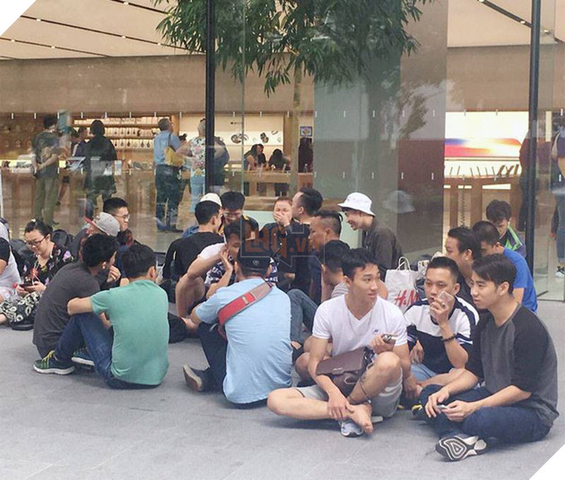 iPhone X 256GB xách tay có thể lên tới 70 triệu đồng trong ngày đầu về Việt Nam 4