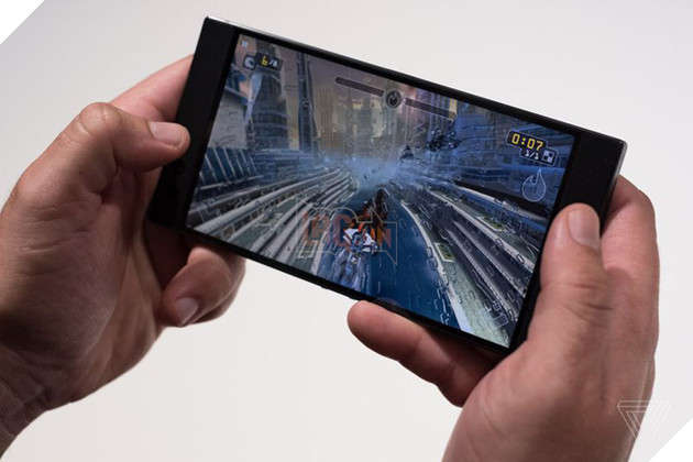 Razer Phone chính thức ra mắt, RAM 8GB, màn hình 120HZ đầu tiên trên thế giới: smartphone chơi game đỉnh cao là đây!