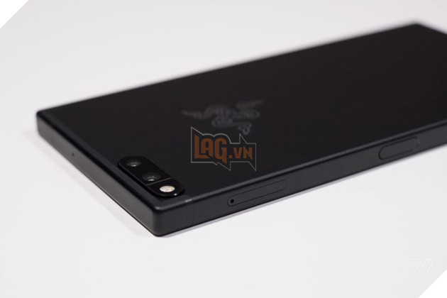 Razer Phone chính thức ra mắt, RAM 8GB, màn hình 120HZ đầu tiên trên thế giới: smartphone chơi game đỉnh cao là đây!