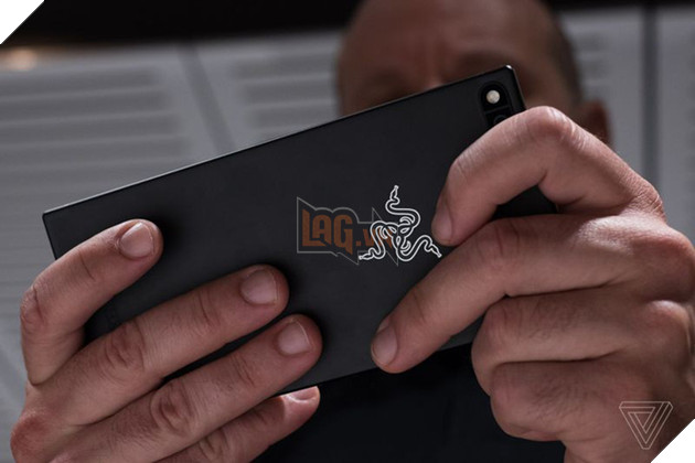 Razer Phone chính thức ra mắt, RAM 8GB, màn hình 120HZ đầu tiên trên thế giới: smartphone chơi game đỉnh cao là đây!