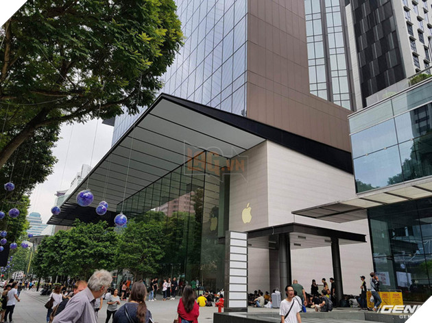 Không khí xếp hàng mua iPhone X: Từ Singapore cho đến Úc, đi đâu cũng thấy người Việt!
