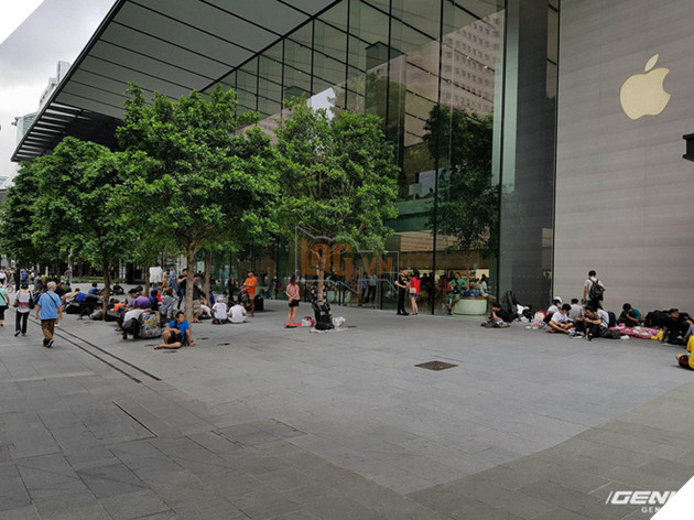 Không khí xếp hàng mua iPhone X: Từ Singapore cho đến Úc, đi đâu cũng thấy người Việt! 4