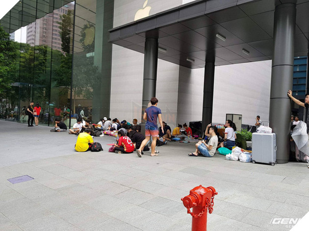 Không khí xếp hàng mua iPhone X: Từ Singapore cho đến Úc, đi đâu cũng thấy người Việt! 5