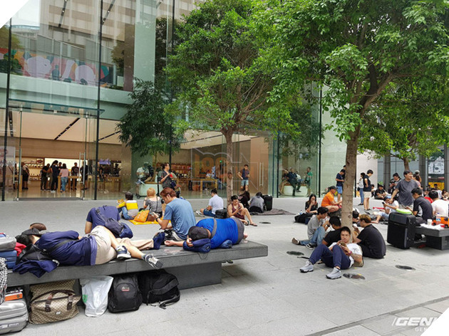 Không khí xếp hàng mua iPhone X: Từ Singapore cho đến Úc, đi đâu cũng thấy người Việt! 6