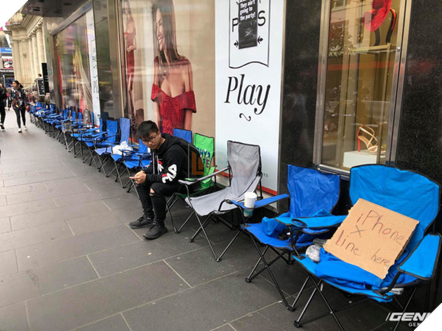 Không khí xếp hàng mua iPhone X: Từ Singapore cho đến Úc, đi đâu cũng thấy người Việt! 7