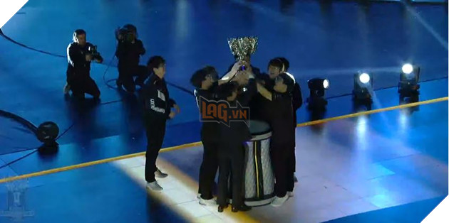 LMHT: SamsungGalaxy đánh đổ triều đại thống trị của SKT T1 với tỉ số 3 - 0 áp đảo