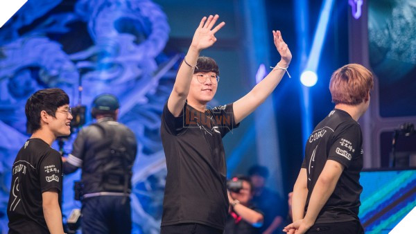 theScore esports tôn vinh Faker, Ruler và GIGABYTE Marines tại CKTG 2017 4
