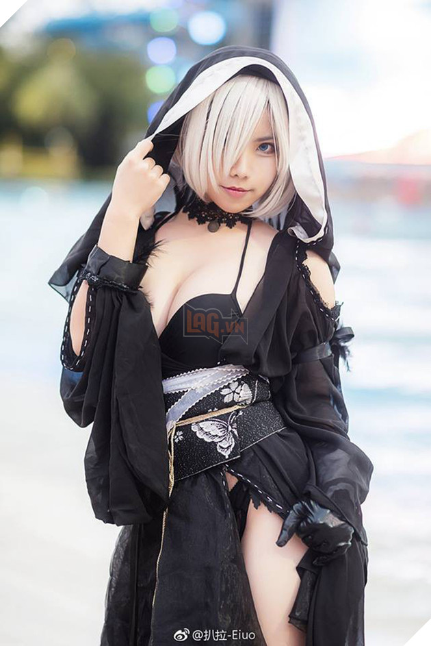Bỏng mắt với cosplay NieR: Automata cực gợi cảm và quyến rũ
