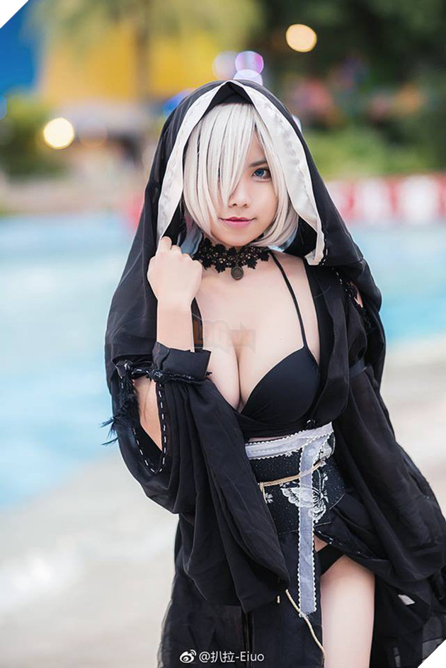 Bỏng mắt với cosplay NieR: Automata cực gợi cảm và quyến rũ