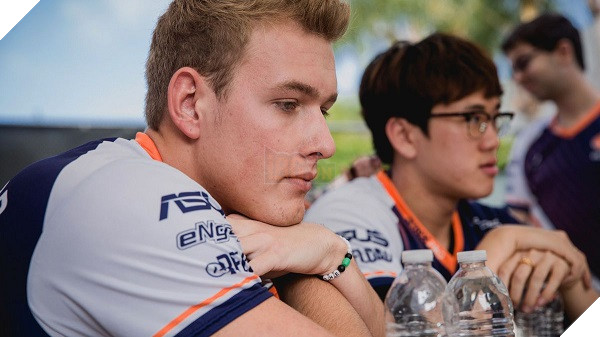 61f6fa54-d4bf-48bf-b447-92d4a6750278