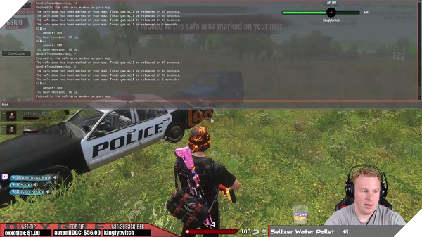 Nhận ra "sai lầm" Kriegshauser ngay lập tức mở bảng điều khiển để tắt tàng hình