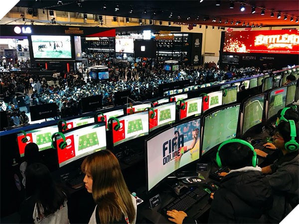 
Đồ họa mới sống động hơn hẳn.
