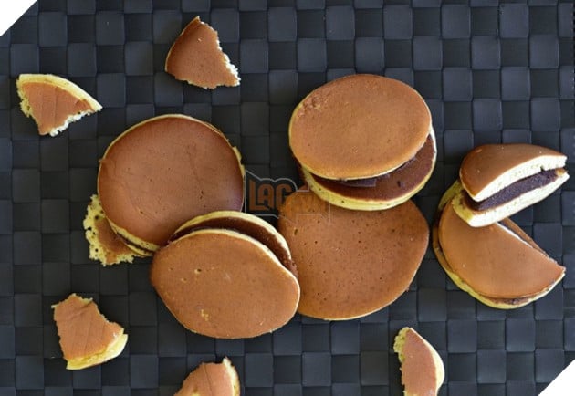 Xem Doraemon từ nhỏ, chắc gì bạn đã biết hết những điều thú vị sau về chiếc bánh rán Dorayaki - Ảnh 1.