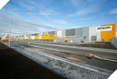 Người tiêu dùng Mỹ xếp hàng đón Black Friday 3