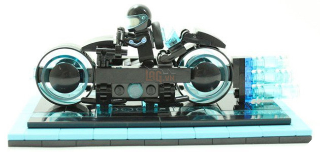 Chiêm ngưỡng mô hình LEGO của chiếc xe máy "huyền thoại" Tron Light Cycle
