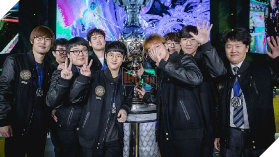 "Bán hành" cho SKT T1 và lên ngôi vô địch CKTG, Lee "Crown" Min Ho vẫn cảm thấy mình thi đấu dở tệ