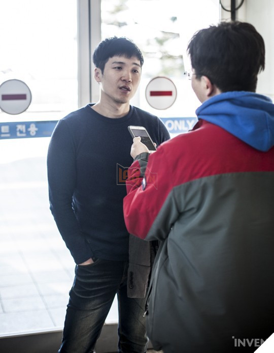 Đội hình Siêu Sao Đại Chiến Hàn Quốc chính thức ra sân bay đến Mỹ: Faker cười tươi rạng rỡ, vợ chồng Ambition "bịn rịn"