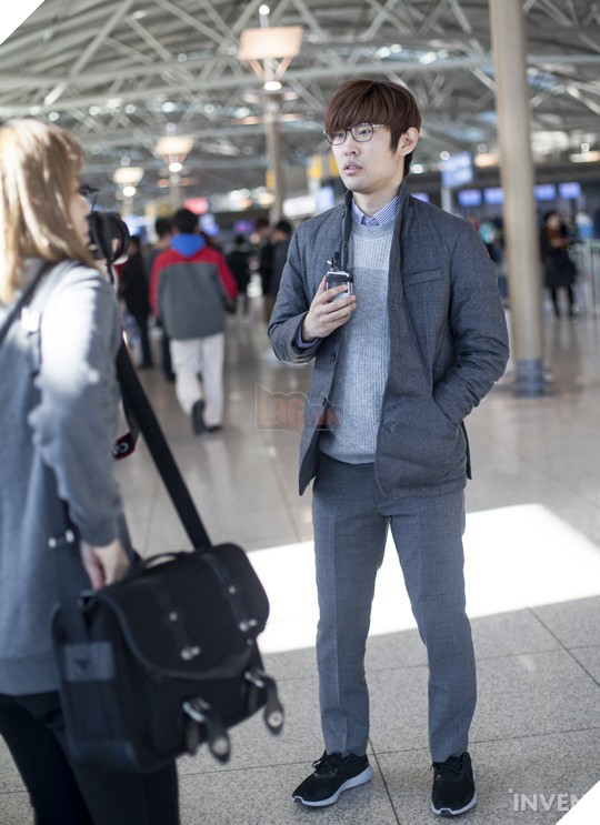 Đội hình Siêu Sao Đại Chiến Hàn Quốc chính thức ra sân bay đến Mỹ: Faker cười tươi rạng rỡ, vợ chồng Ambition "bịn rịn"