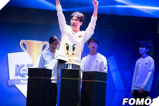 LMHT: Đây là cảm giác của Smeb khi chiến thắng 3 đồng đội cũ để giành cúp KeSPA