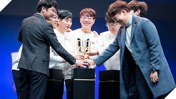 LMHT: Đây là cảm giác của Smeb khi chiến thắng 3 đồng đội cũ để giành cúp KeSPA