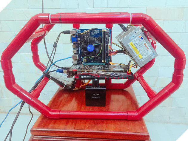 Ấn tượng chiếc PC tự chế bằng ống nước của game thủ Việt, tuy chưa hoàn hảo nhưng vẫn cực chất