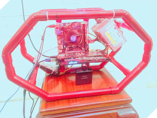 Ấn tượng chiếc PC tự chế bằng ống nước của game thủ Việt, tuy chưa hoàn hảo nhưng vẫn cực chất