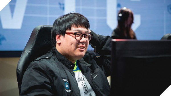 
CuVee đã chọn hạng thương gia thay vì bạn gái
