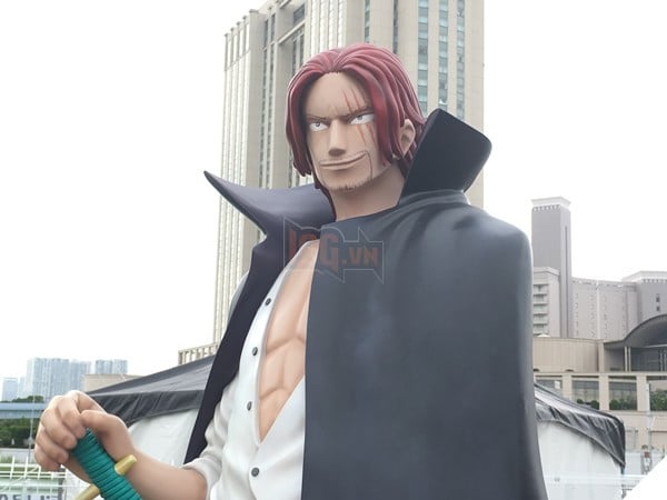 Shanks ơi! Ai đã làm gì chú thế này!!